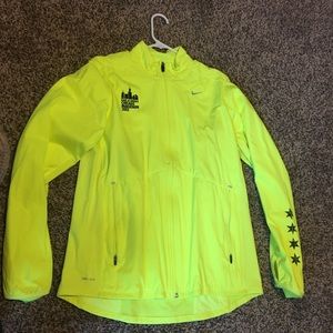 Very Warm Nike Running Jacket size Large